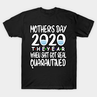 Mom 2020 Toilet Paper Quarantined Gift - Social Distancing T-Shirt